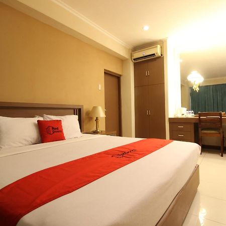 Surakarta  Reddoorz Premium @ Slamet Riyadi 2 מראה חיצוני תמונה