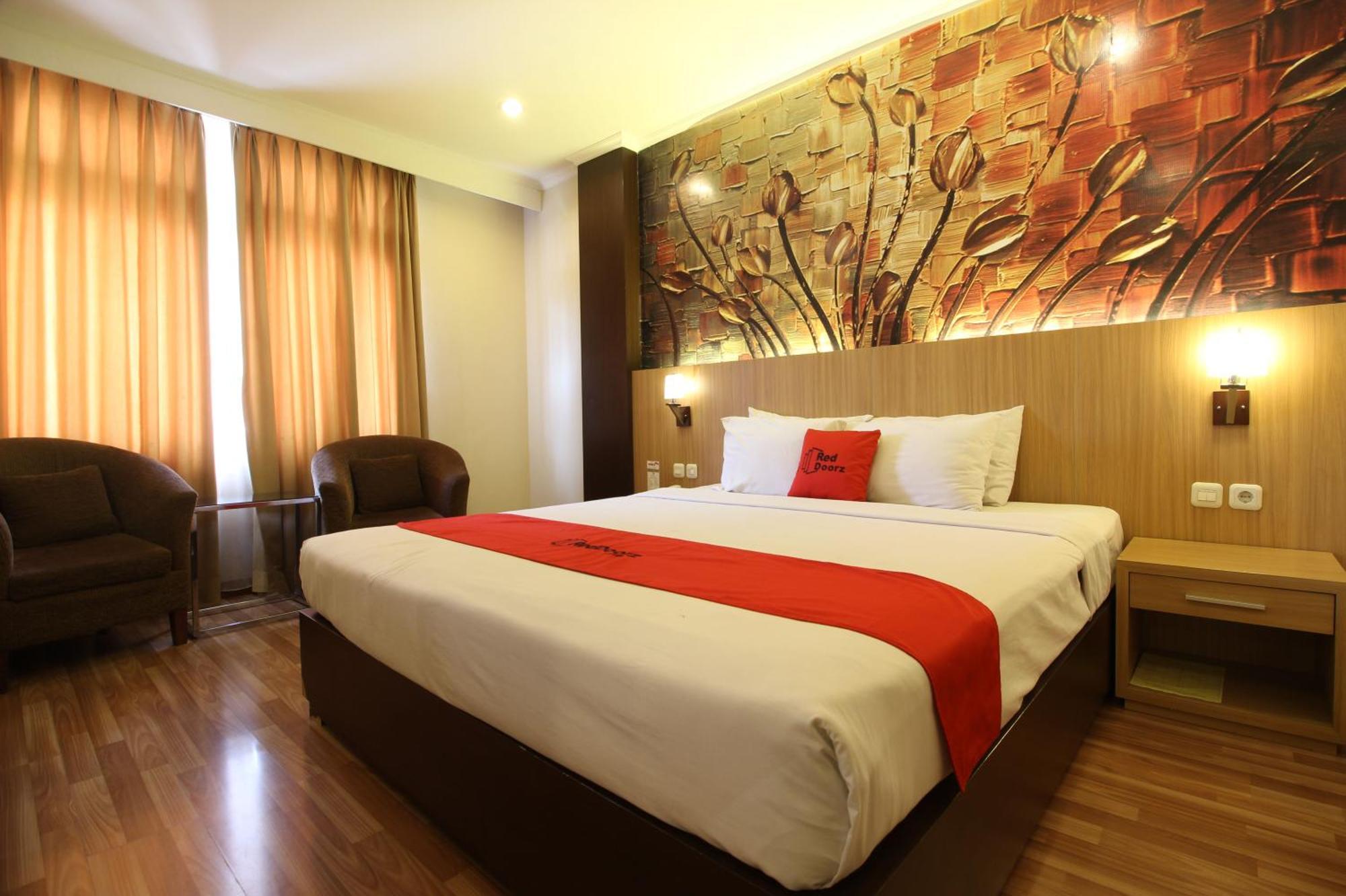 Surakarta  Reddoorz Premium @ Slamet Riyadi 2 מראה חיצוני תמונה