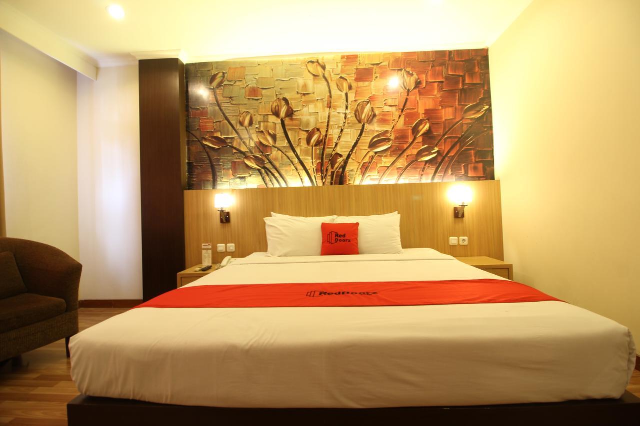 Surakarta  Reddoorz Premium @ Slamet Riyadi 2 מראה חיצוני תמונה