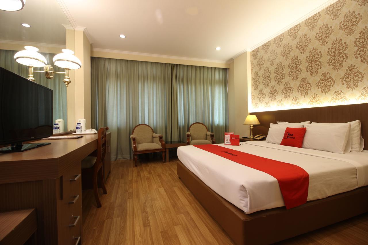 Surakarta  Reddoorz Premium @ Slamet Riyadi 2 מראה חיצוני תמונה