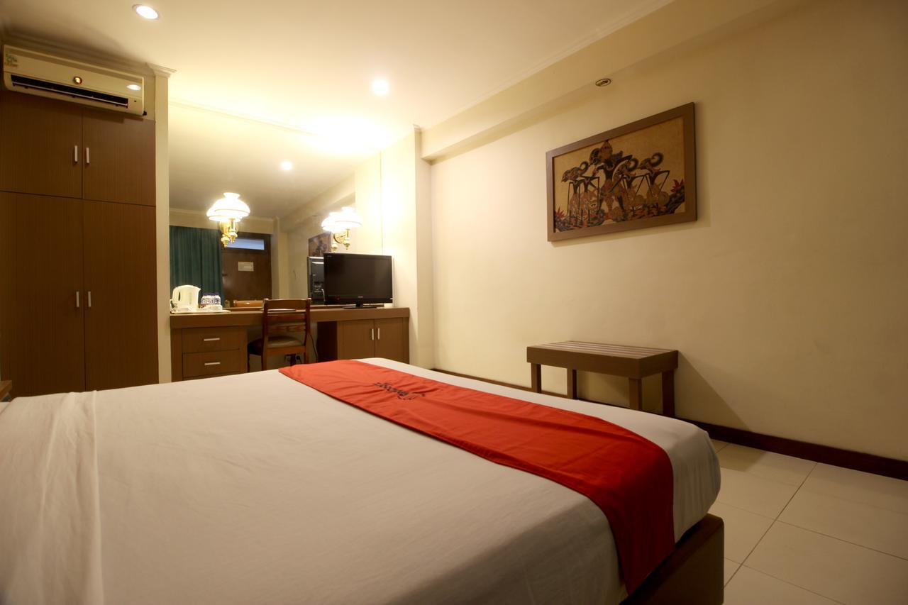 Surakarta  Reddoorz Premium @ Slamet Riyadi 2 מראה חיצוני תמונה
