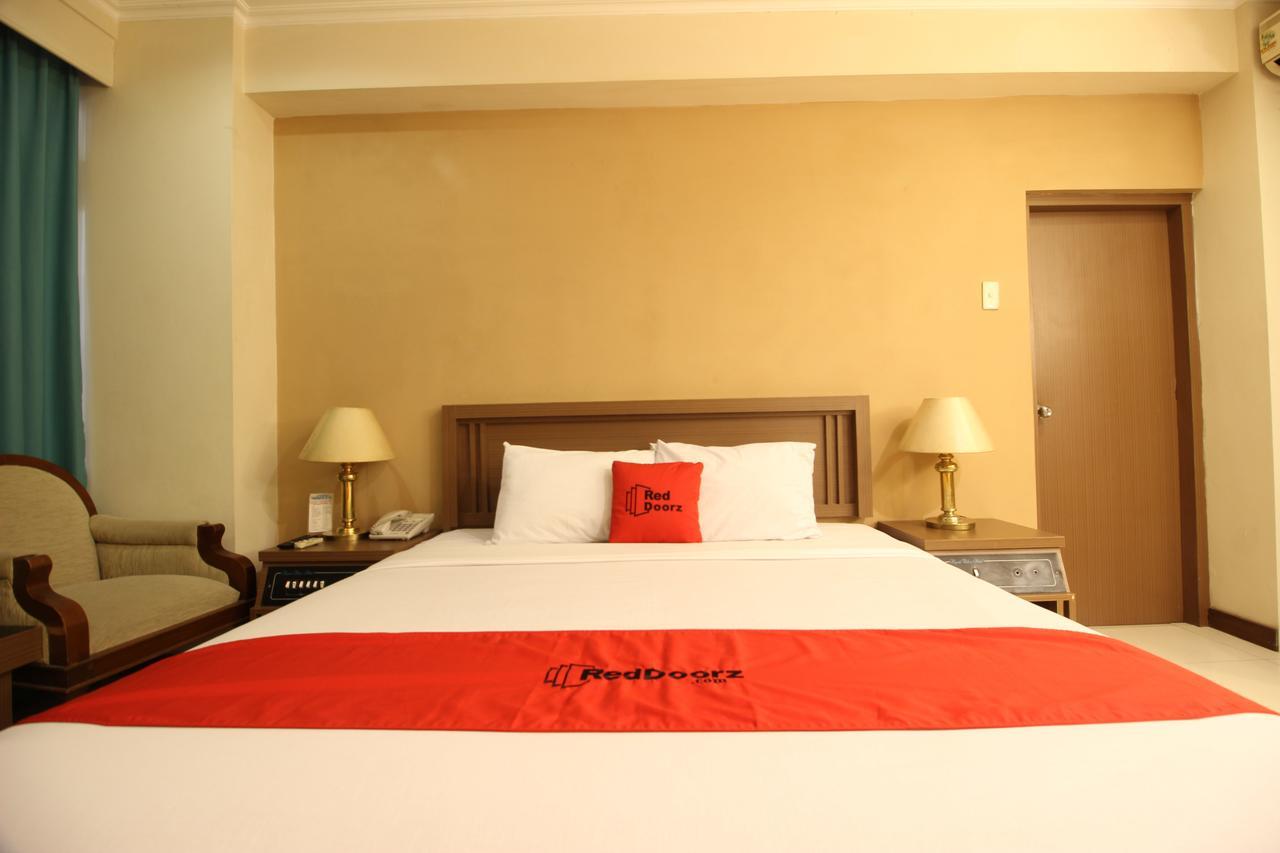 Surakarta  Reddoorz Premium @ Slamet Riyadi 2 מראה חיצוני תמונה