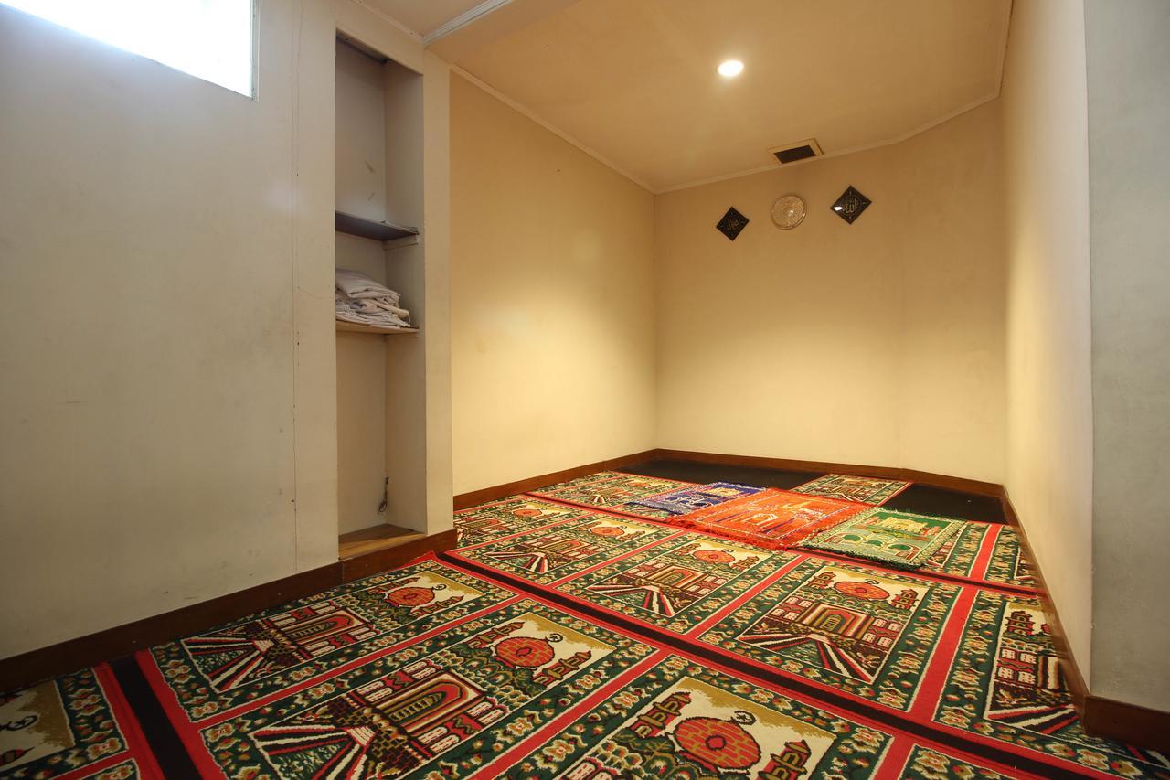 Surakarta  Reddoorz Premium @ Slamet Riyadi 2 מראה חיצוני תמונה