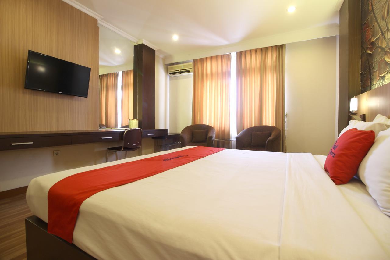 Surakarta  Reddoorz Premium @ Slamet Riyadi 2 מראה חיצוני תמונה