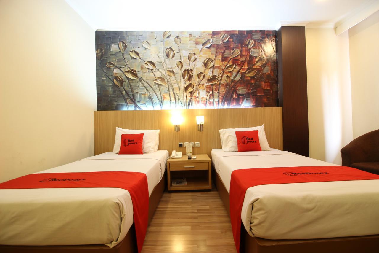 Surakarta  Reddoorz Premium @ Slamet Riyadi 2 מראה חיצוני תמונה