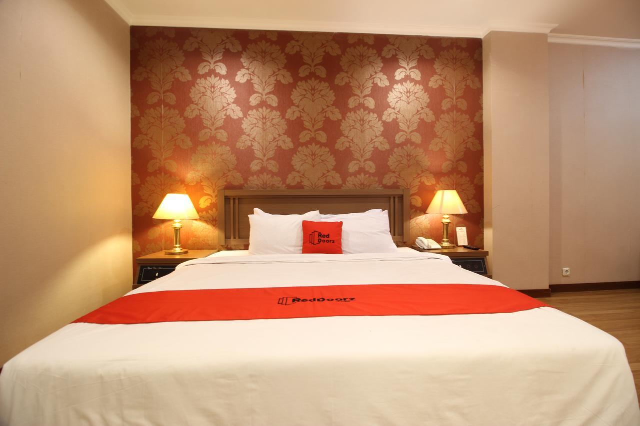 Surakarta  Reddoorz Premium @ Slamet Riyadi 2 מראה חיצוני תמונה