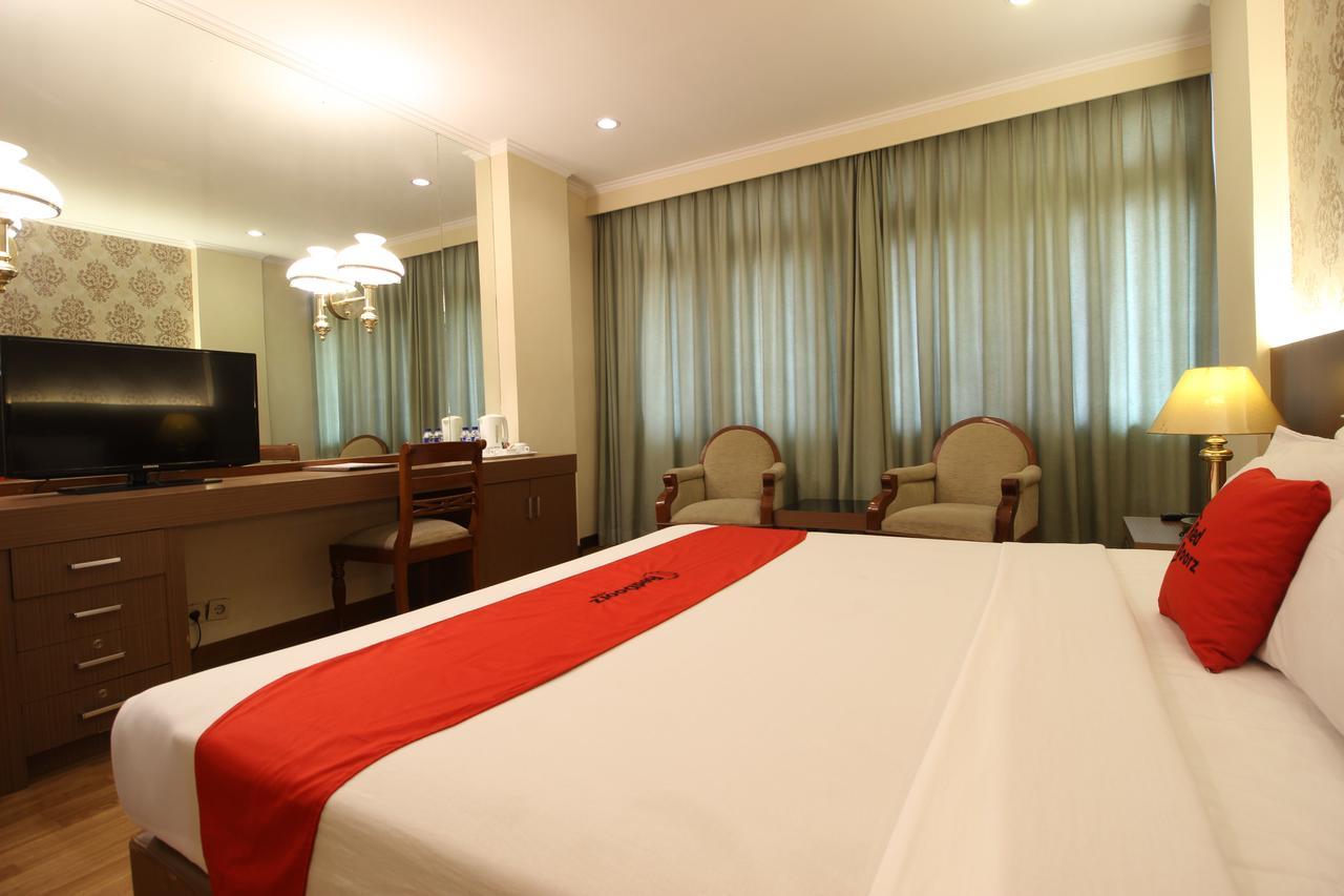 Surakarta  Reddoorz Premium @ Slamet Riyadi 2 מראה חיצוני תמונה