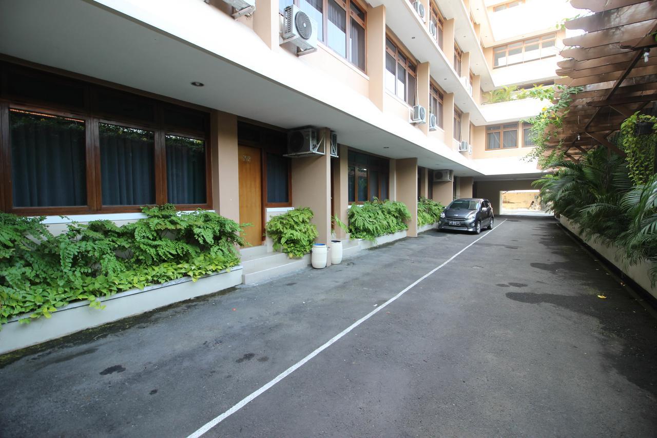 Surakarta  Reddoorz Premium @ Slamet Riyadi 2 מראה חיצוני תמונה