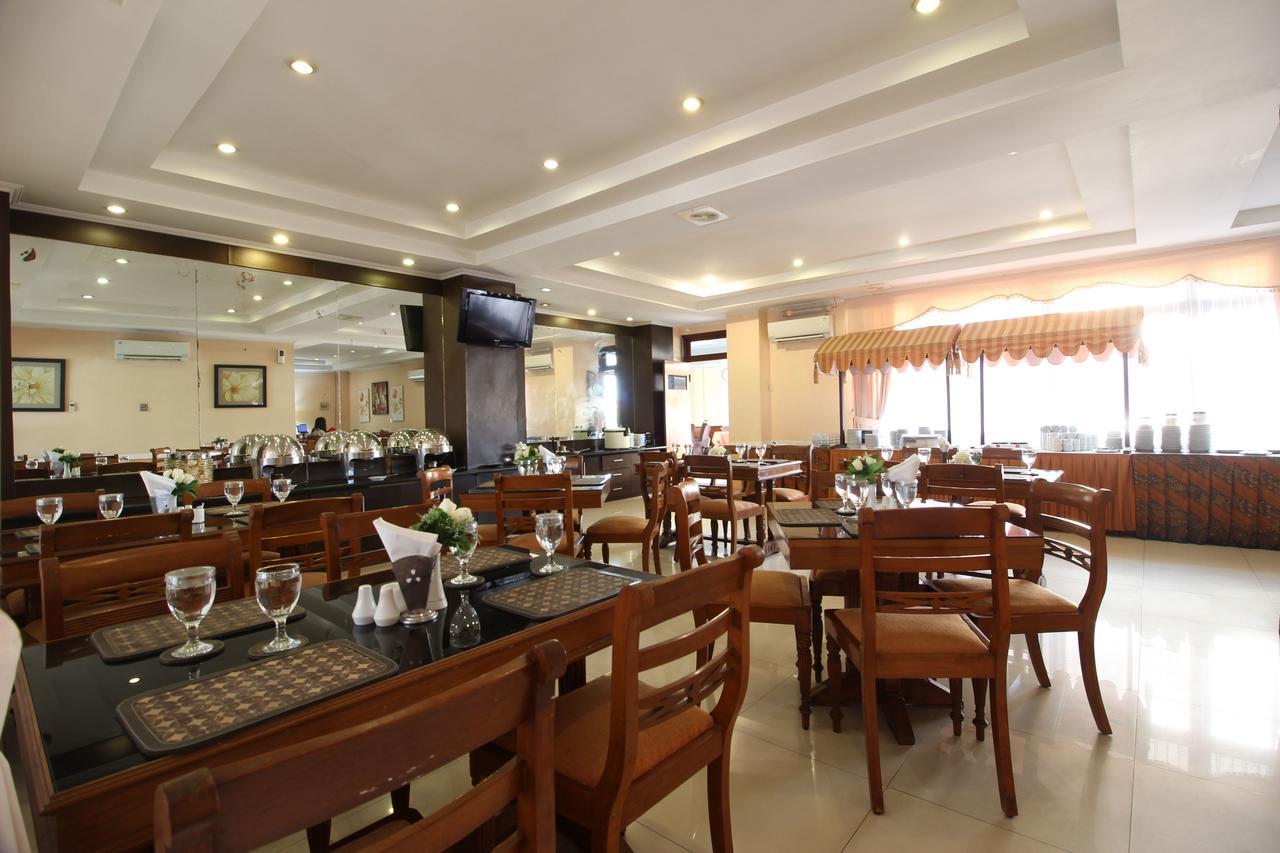 Surakarta  Reddoorz Premium @ Slamet Riyadi 2 מראה חיצוני תמונה