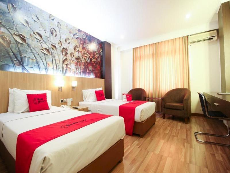 Surakarta  Reddoorz Premium @ Slamet Riyadi 2 מראה חיצוני תמונה